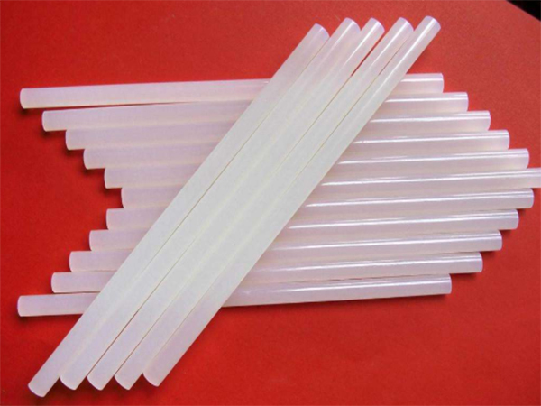 熒光增白劑在熱熔膠中應(yīng)該如何使用？